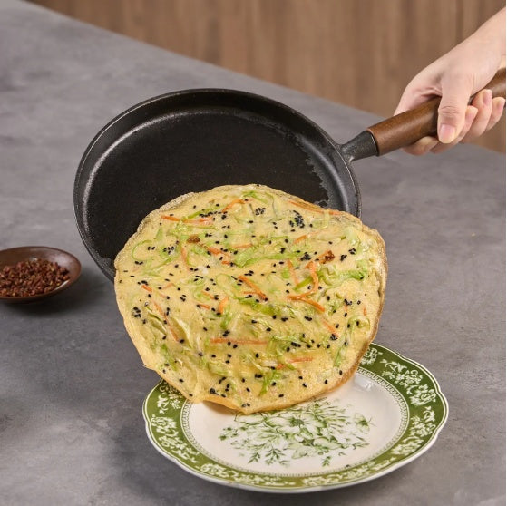 WANGYUANJI Cast Iron Pizza Pan 7.9, Uncoated Pancake Skillet For Indoor And Outdoor, Non-Stick Skillet With Wooden Handle, Handmade Pancakes, Pizza, Fried Steak
